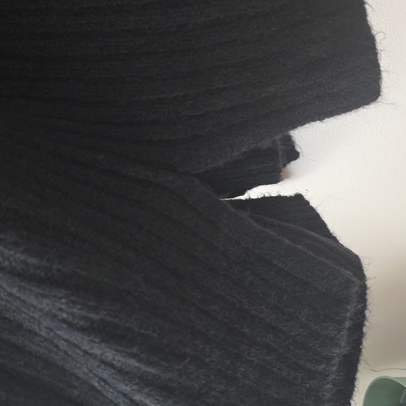 Old Navy Thick Black Sweater - Picture 5 of 6